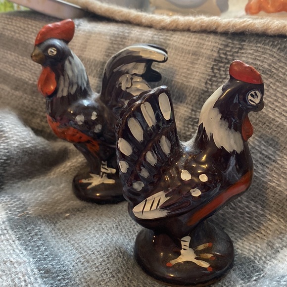 VINTAGE CHICKEN SALT AND PRPPER SHAKERS - Picture 2 of 4